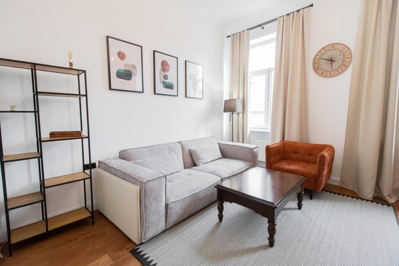 Seveneleven Apartments Chernivtsi Ngoại thất bức ảnh