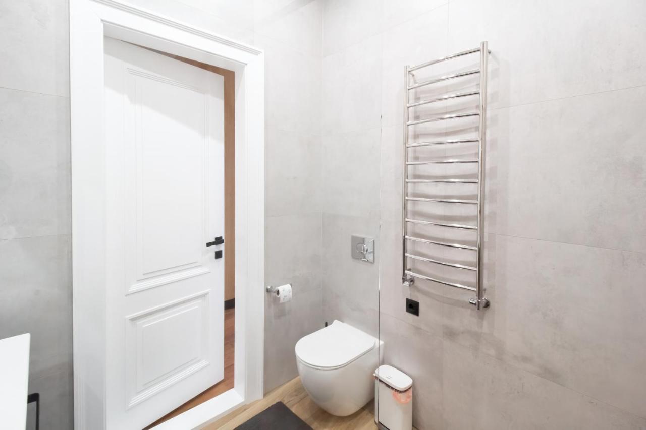 Seveneleven Apartments Chernivtsi Ngoại thất bức ảnh