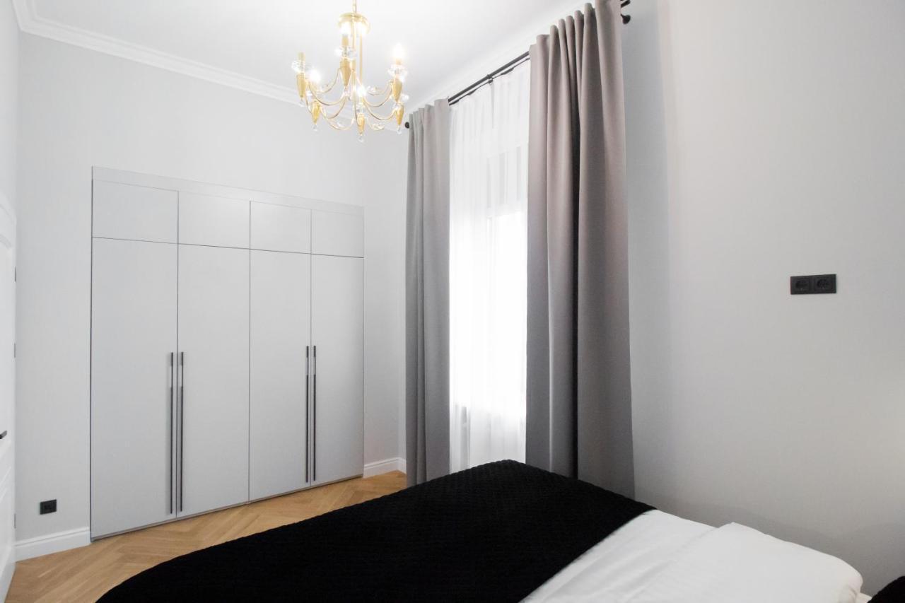 Seveneleven Apartments Chernivtsi Ngoại thất bức ảnh