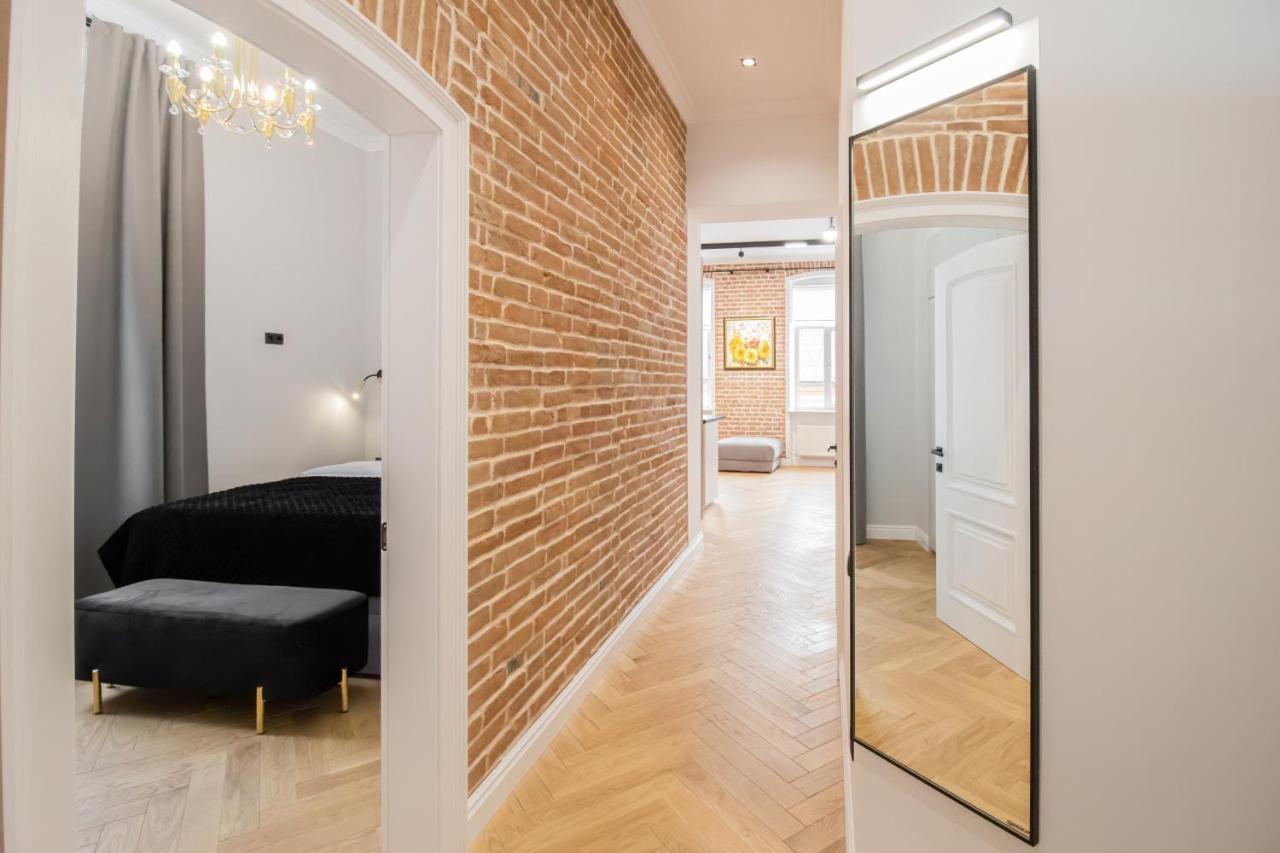 Seveneleven Apartments Chernivtsi Ngoại thất bức ảnh