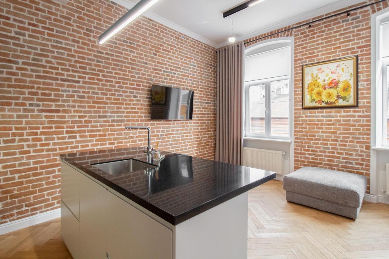 Seveneleven Apartments Chernivtsi Ngoại thất bức ảnh
