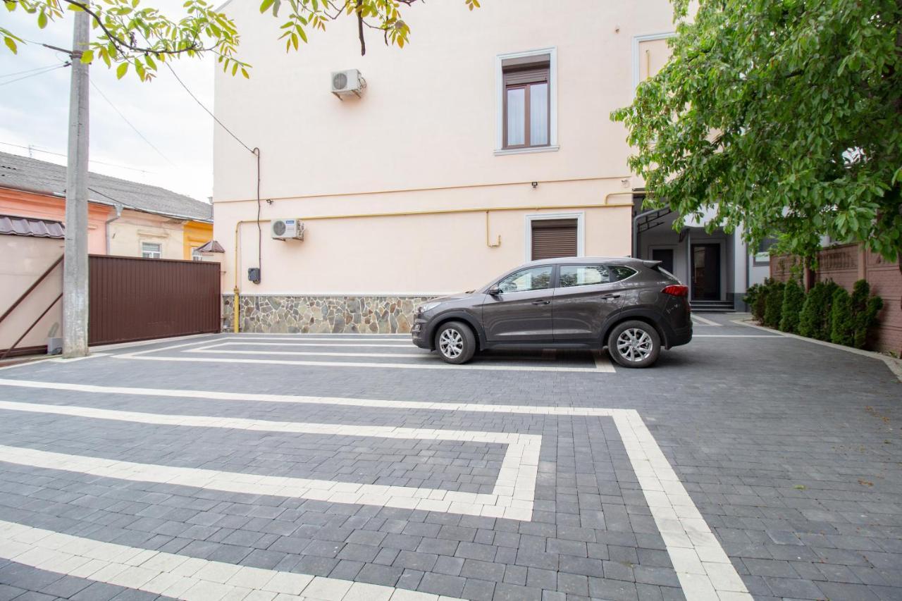 Seveneleven Apartments Chernivtsi Ngoại thất bức ảnh
