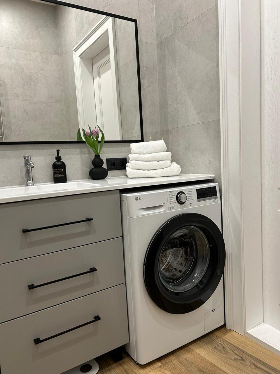 Seveneleven Apartments Chernivtsi Ngoại thất bức ảnh