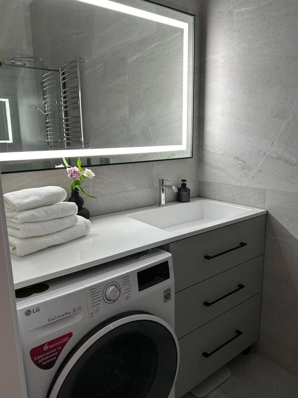 Seveneleven Apartments Chernivtsi Ngoại thất bức ảnh