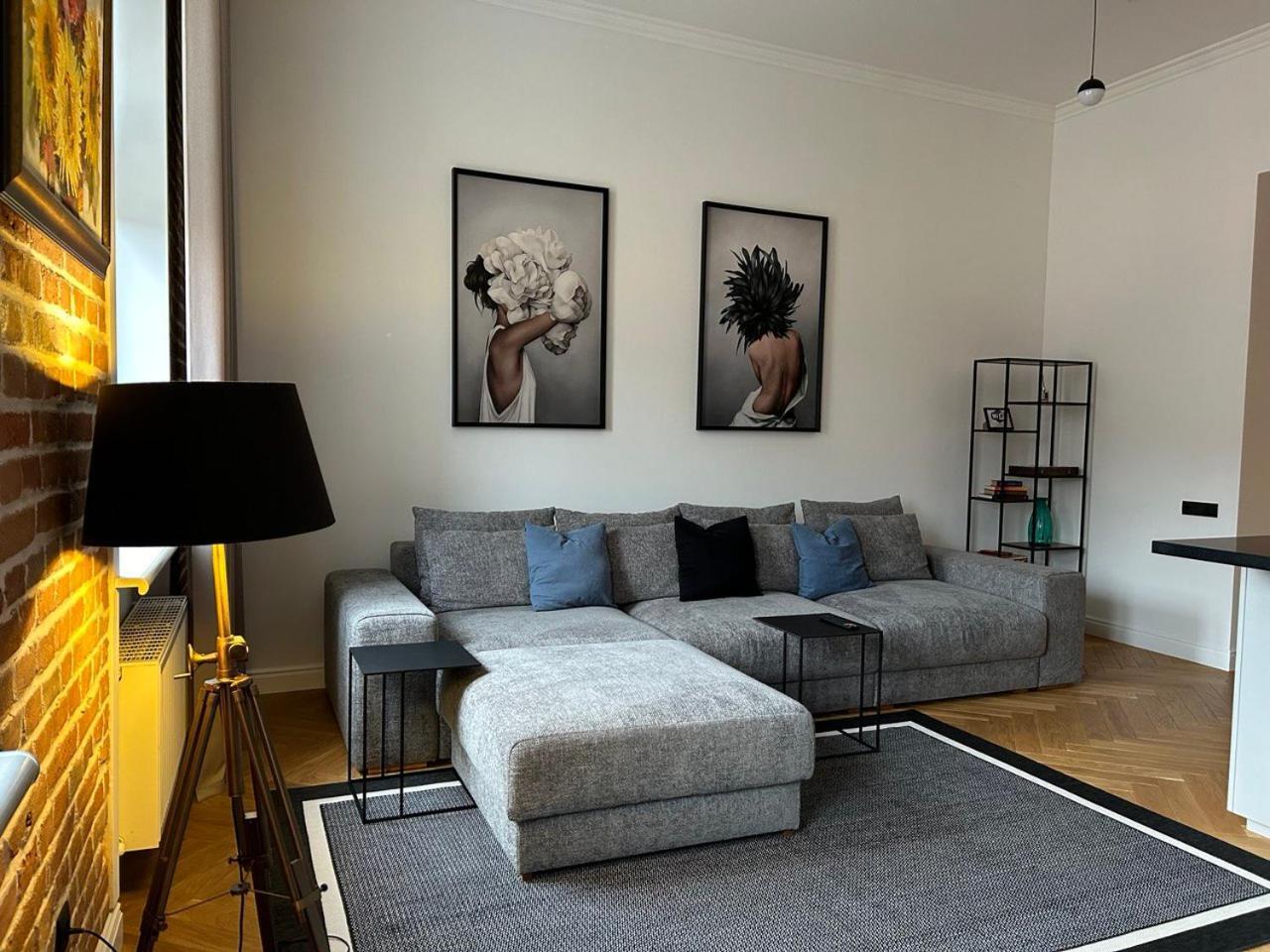 Seveneleven Apartments Chernivtsi Ngoại thất bức ảnh