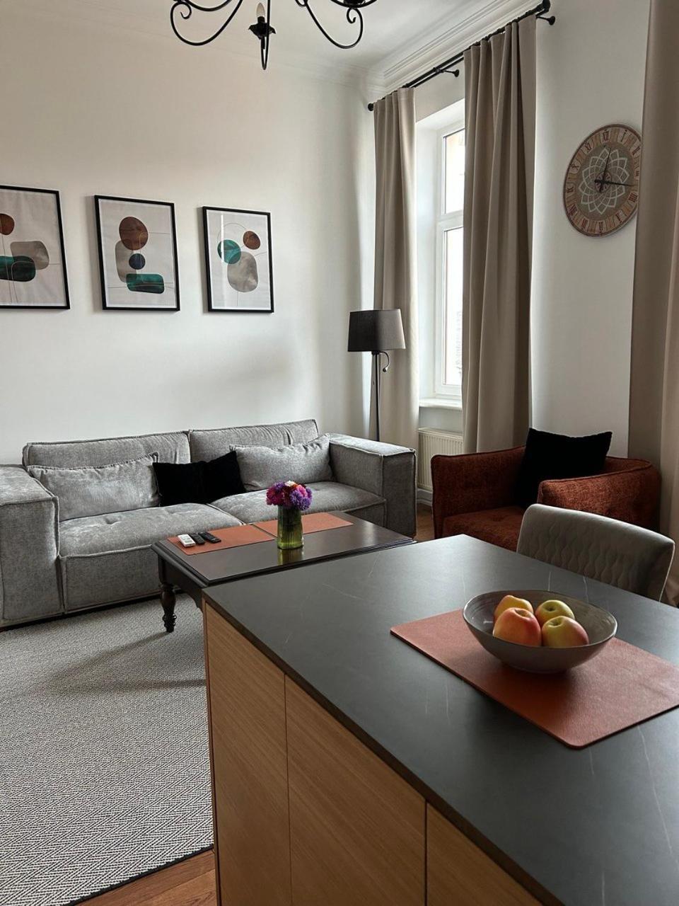 Seveneleven Apartments Chernivtsi Ngoại thất bức ảnh