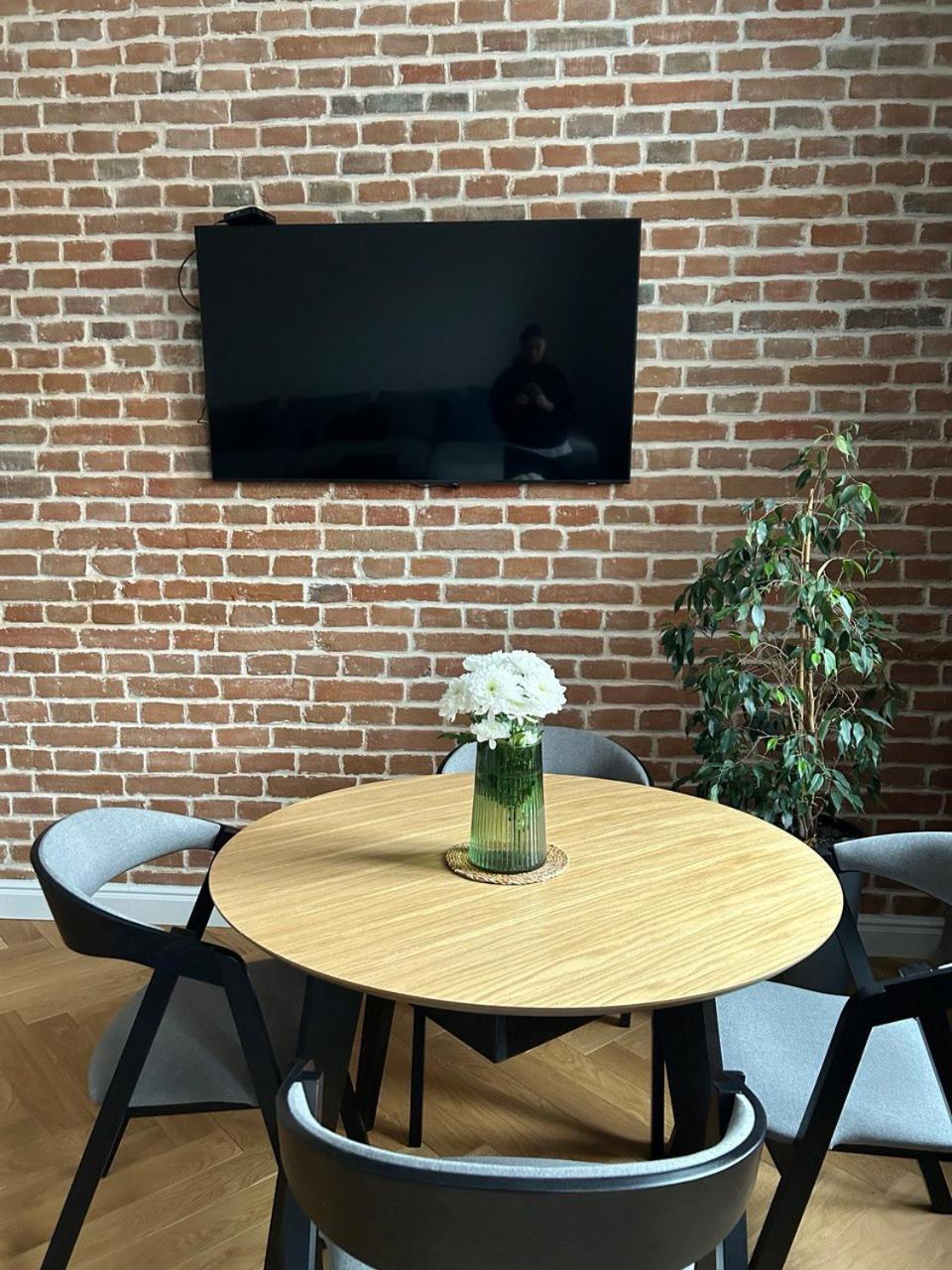 Seveneleven Apartments Chernivtsi Ngoại thất bức ảnh