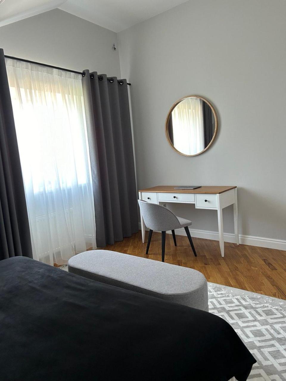 Seveneleven Apartments Chernivtsi Ngoại thất bức ảnh
