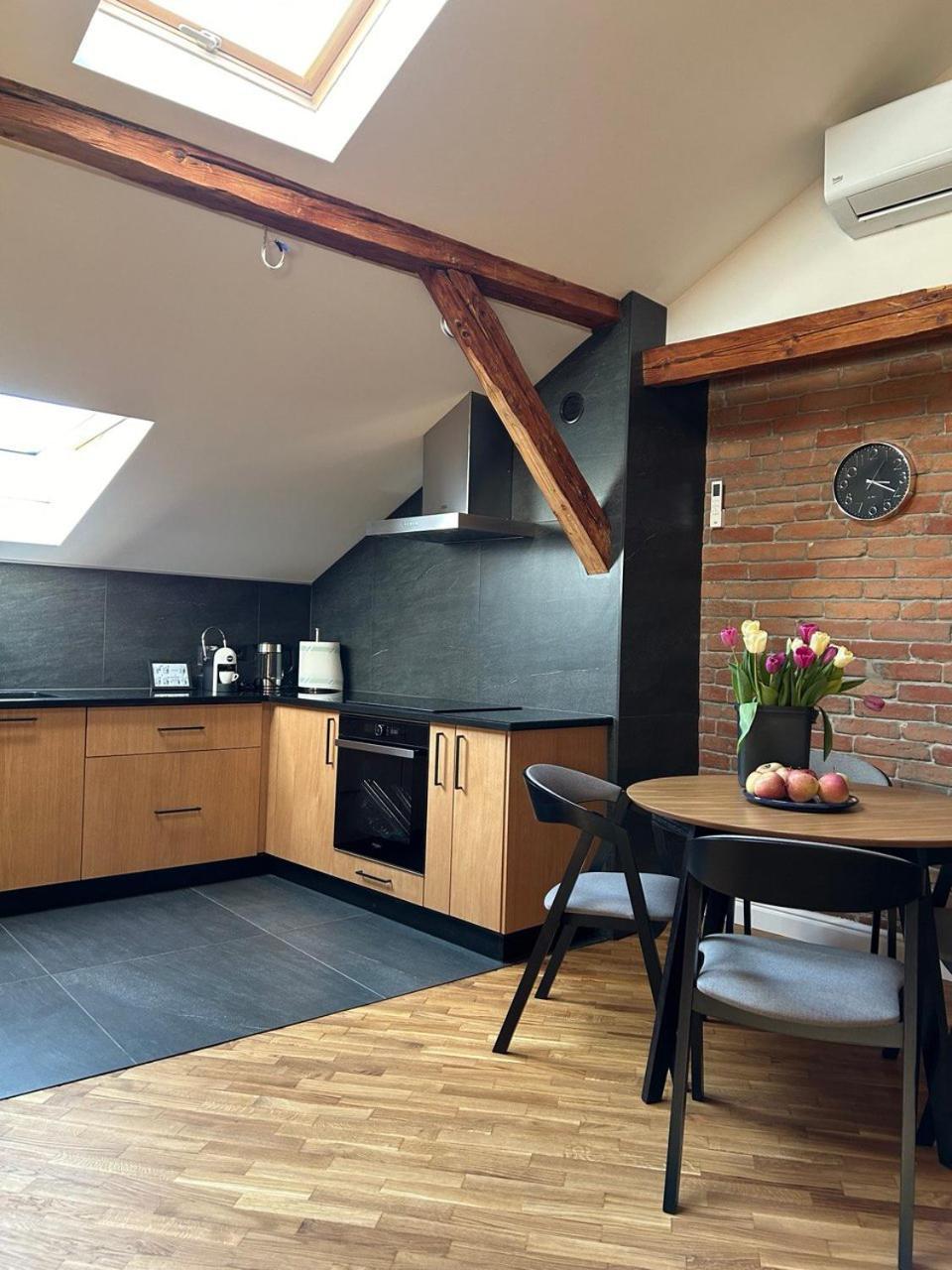 Seveneleven Apartments Chernivtsi Ngoại thất bức ảnh