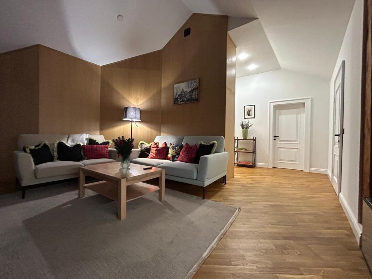 Seveneleven Apartments Chernivtsi Ngoại thất bức ảnh